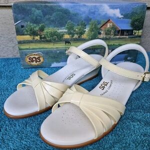 SAS Women's Tri-Pad Comfort Strappy P Beige Sandals Size 7N ~Made In USA